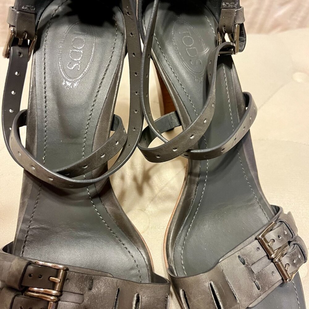 TOD'S Grey Leather Detail Ankle Strap Sandal - Picture 2 of 9